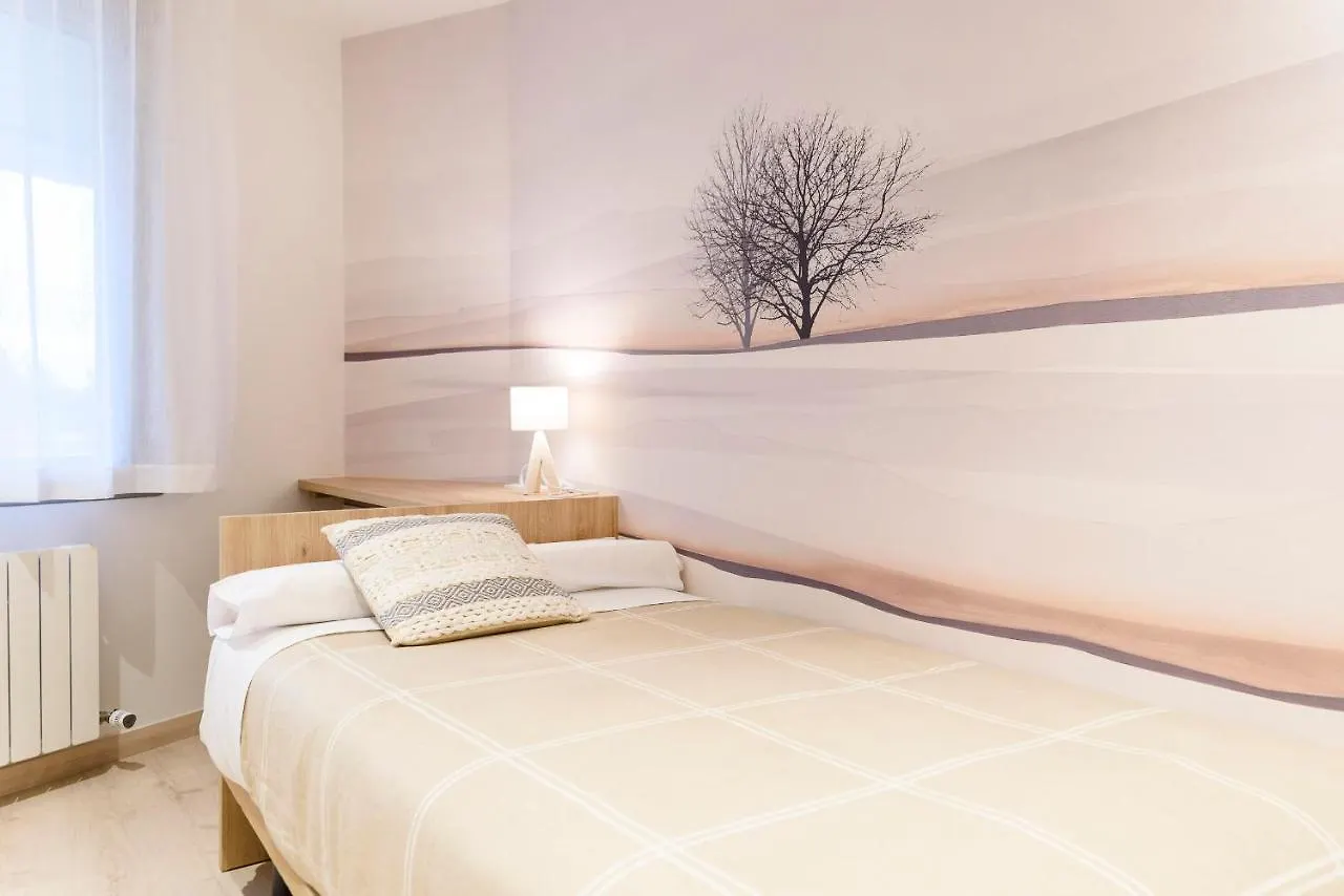 Aparthotel Salburua Vitoria 0*,  España